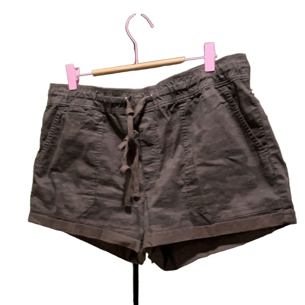 Pistola Women's Camouflage Twill Shorts Brown Size L Flat Front Cotton Blend